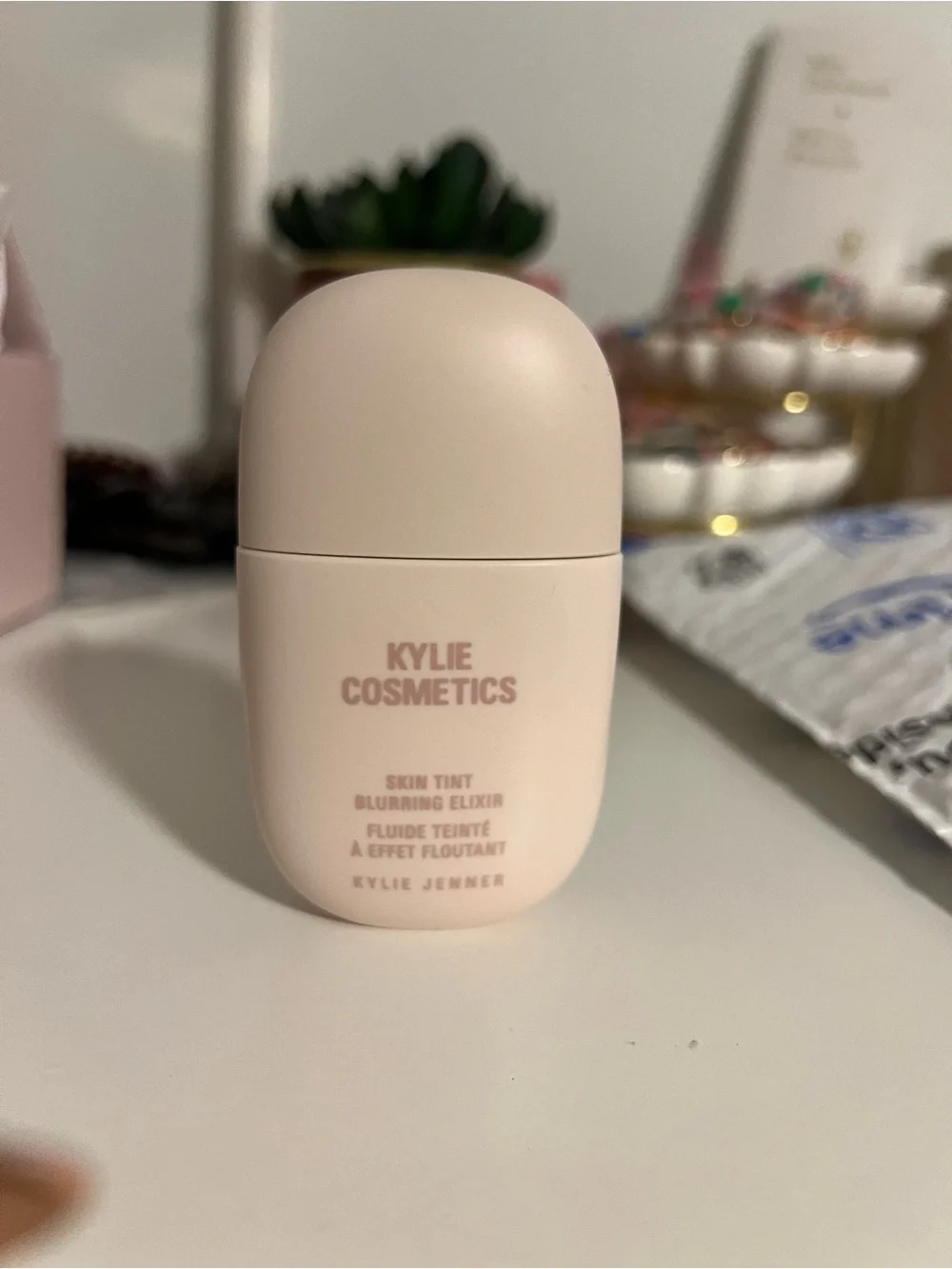Kylie Cosmetics Skin Tinty Blurring Elixir — Shade 6N